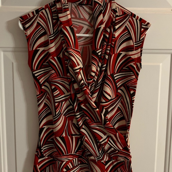 New York and Co size 6 faux wrap top - Picture 6 of 10